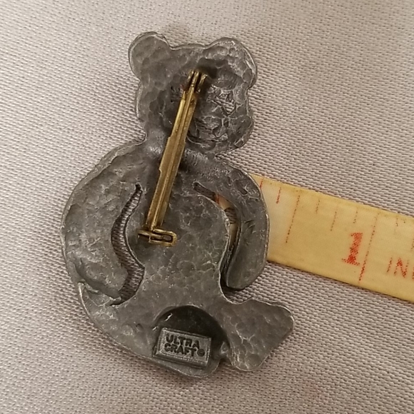 Pewter BEAR pin - Picture 3 of 3
